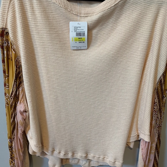 BRAND NEW FREE PEOPLE DETAILED SLEEVE TOP - Picture 1 of 4